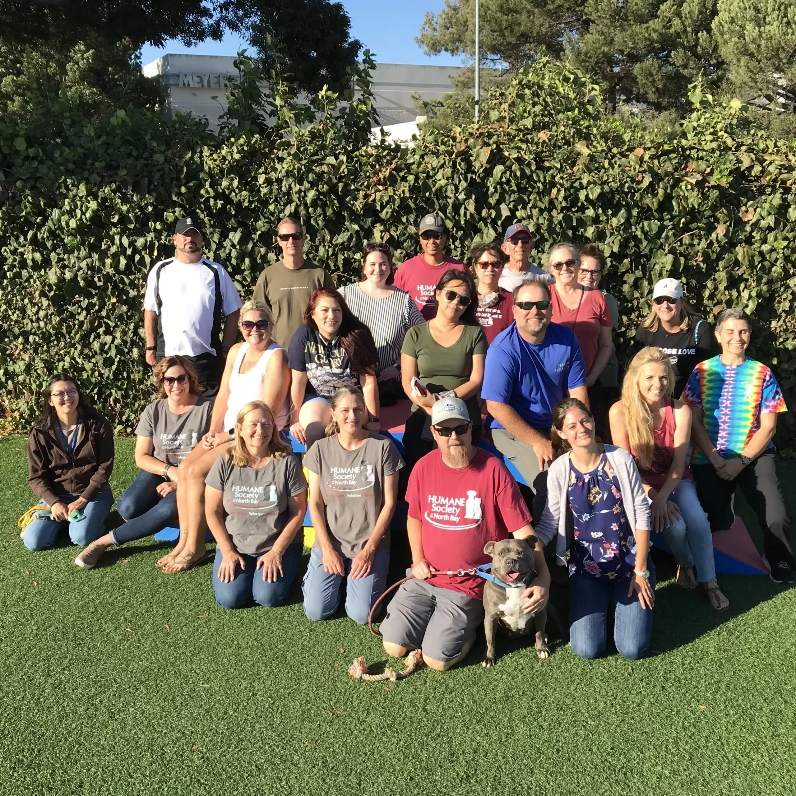 equipo de voluntarios del hsnb